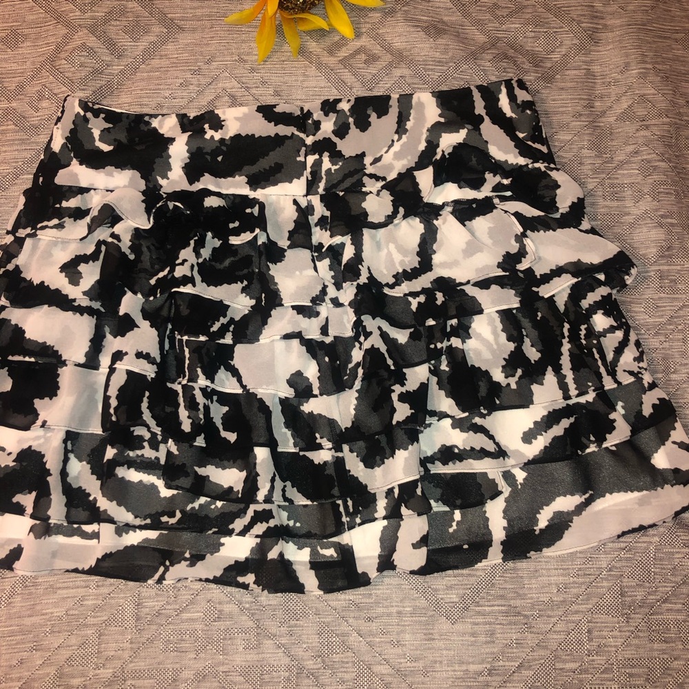 Express Skirt - Picture 8 of 8